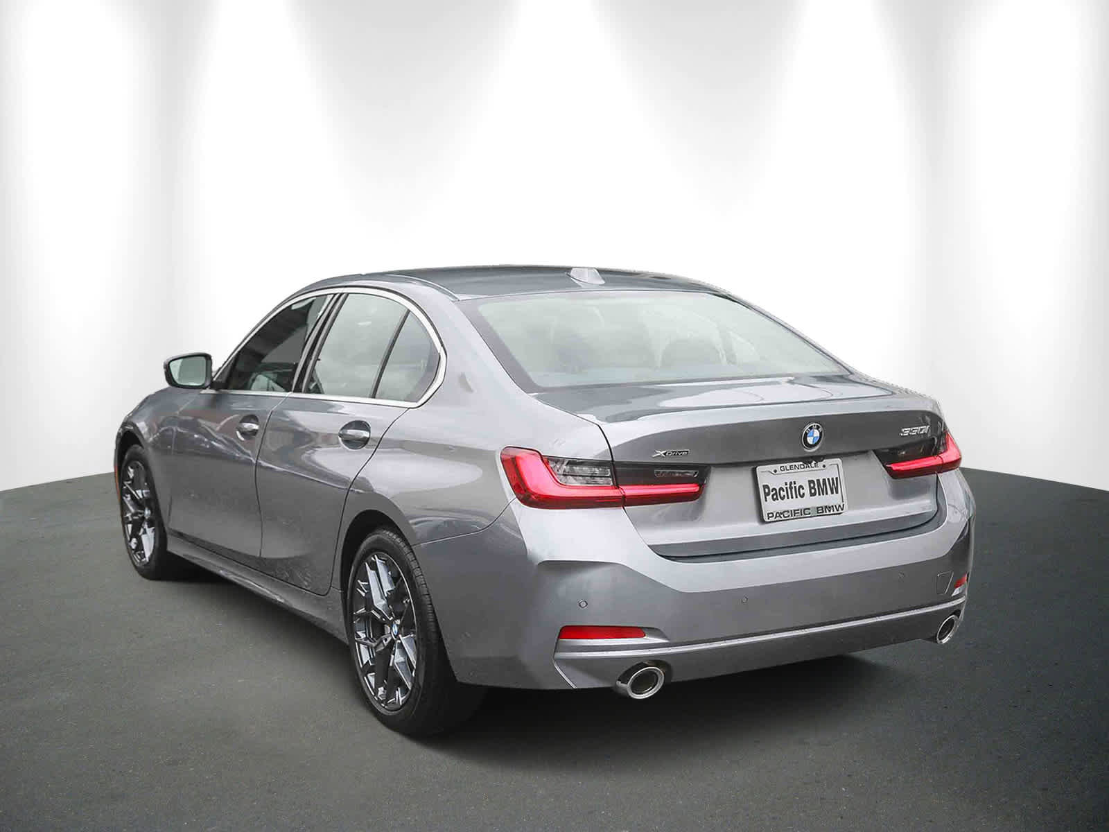 Used 2025 BMW 330i xDrive Sedan image 4