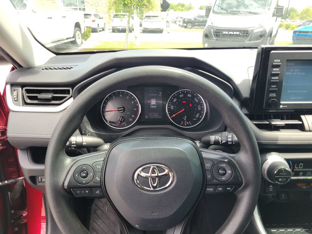 Used 2021 Toyota RAV4 XLE w/ Convenience Package FWD image 27
