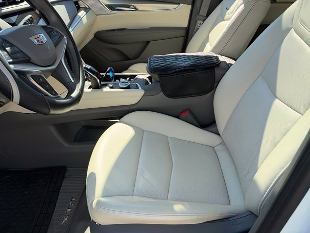 Used 2025 Cadillac XT5 Premium Luxury w/ Technology Package FWD image 5