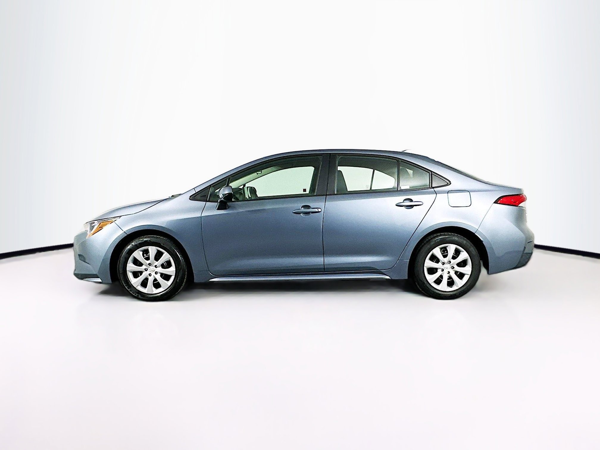 Used 2024 Toyota Corolla LE image 4