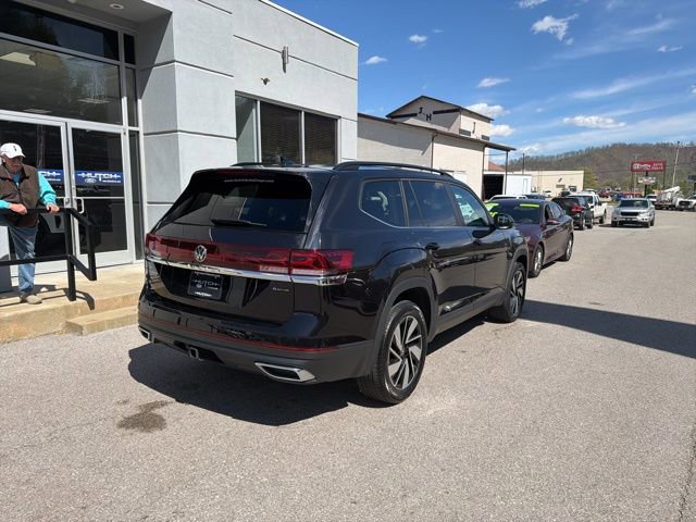 Used 2025 Volkswagen Atlas SE AWD/4WD image 3