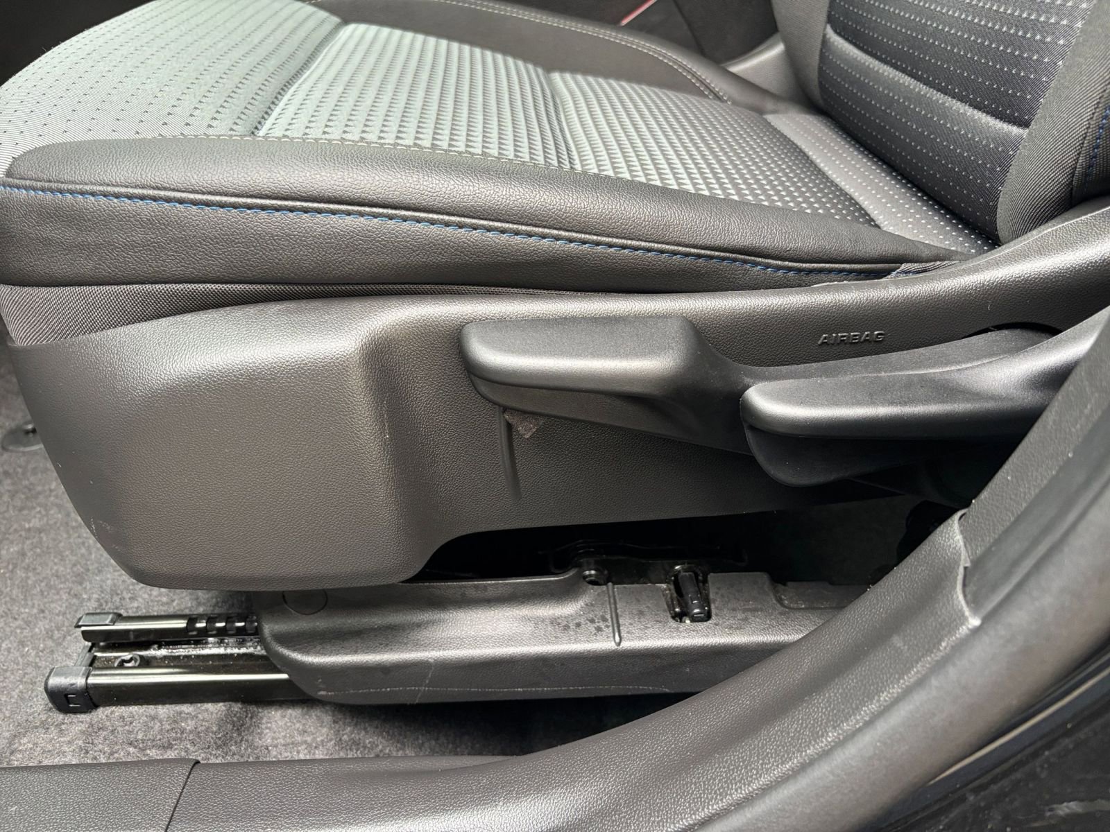 Used 2025 Chevrolet Trax LT w/ LT Convenience Package image 23