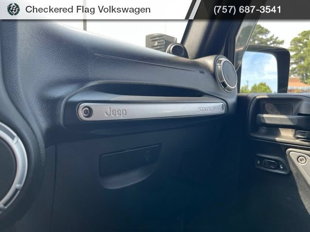 Used 2014 Jeep Wrangler Rubicon w/ Power Convenience Group AWD/4WD image 27