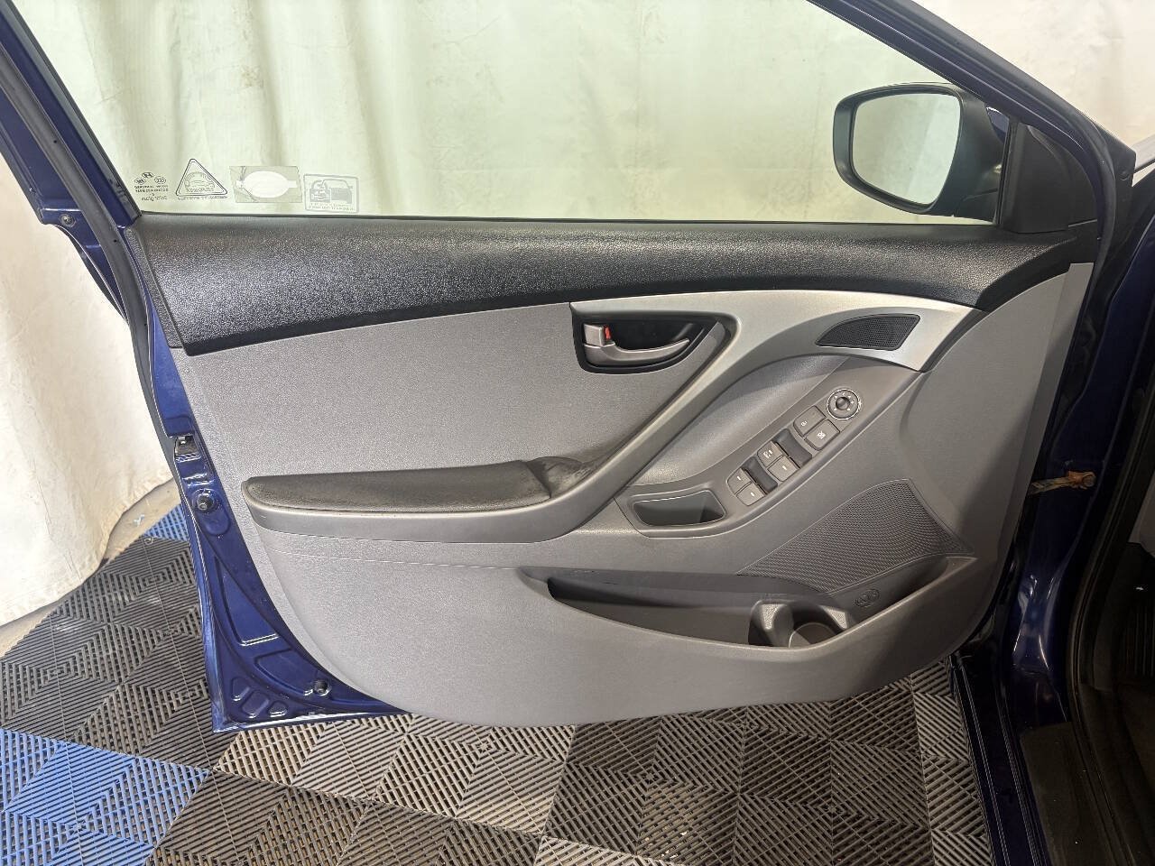 Used 2011 Hyundai Elantra GLS FWD image 8