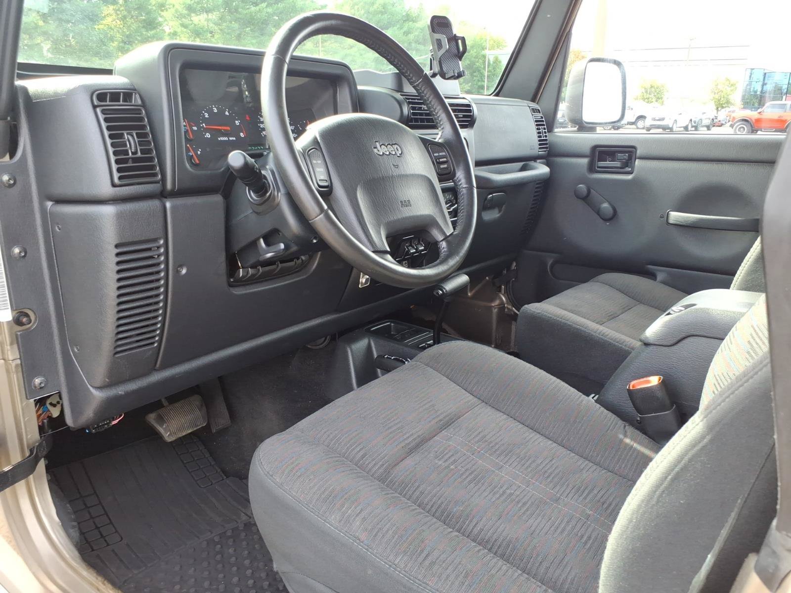 Used 2004 Jeep Wrangler 4WD image 12