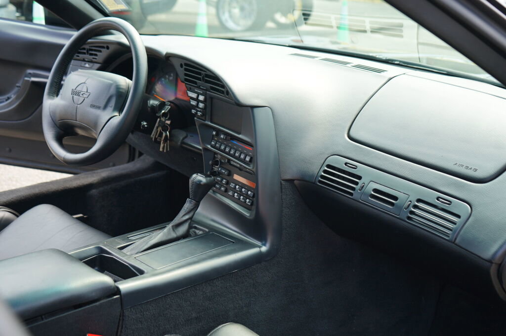 Used 1995 Chevrolet Corvette Coupe image 12