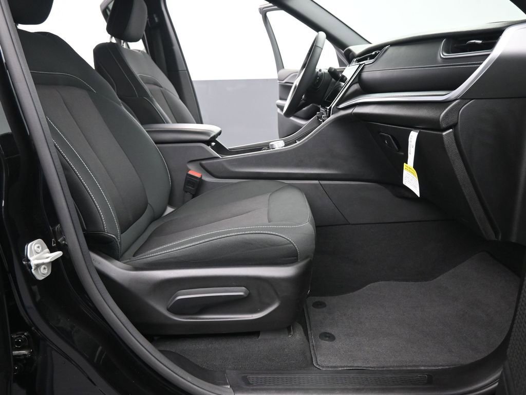 Used 2024 Jeep Grand Cherokee L Laredo w/ Luxury Tech Group I image 20