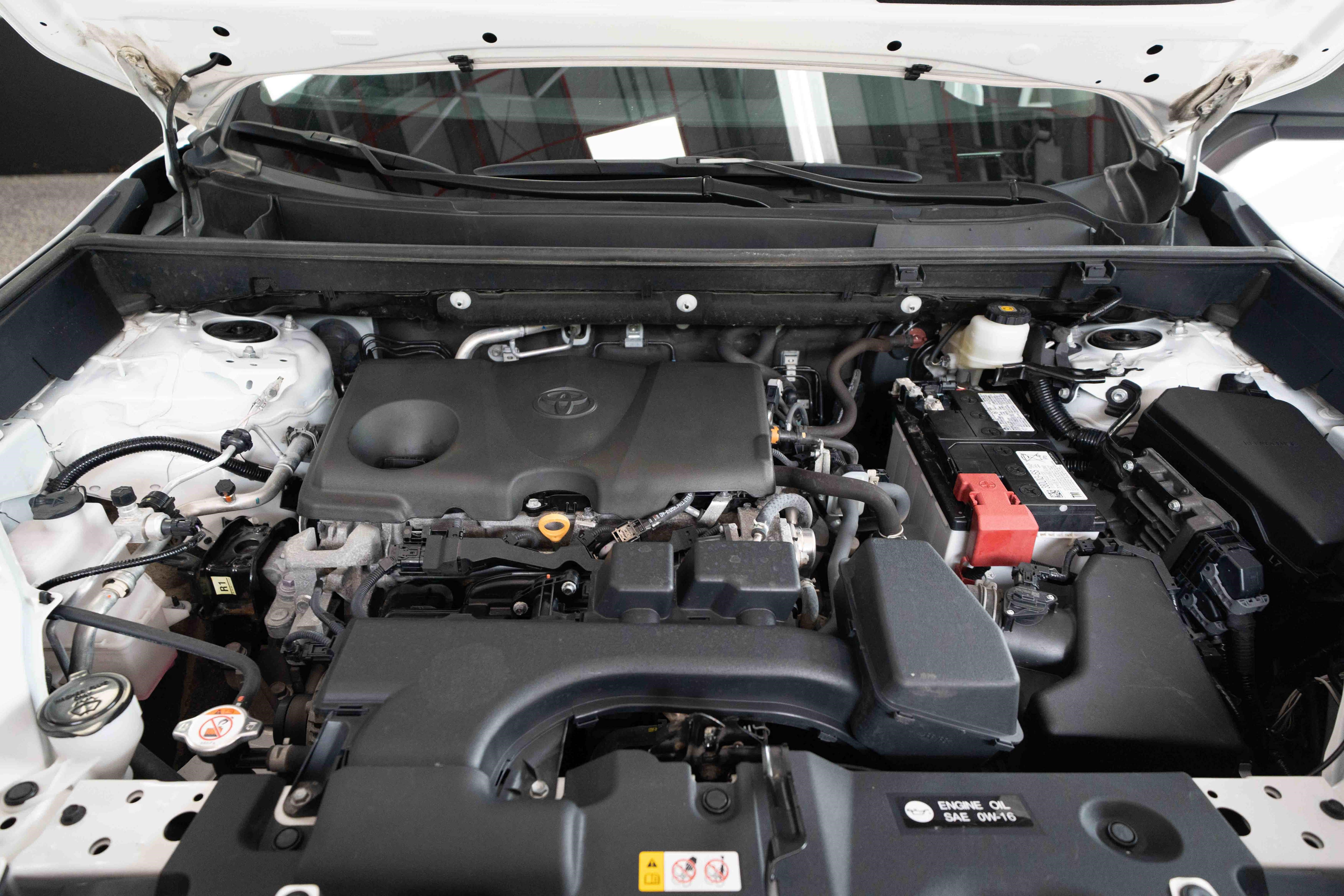 Used 2025 Toyota RAV4 LE AWD/4WD image 31