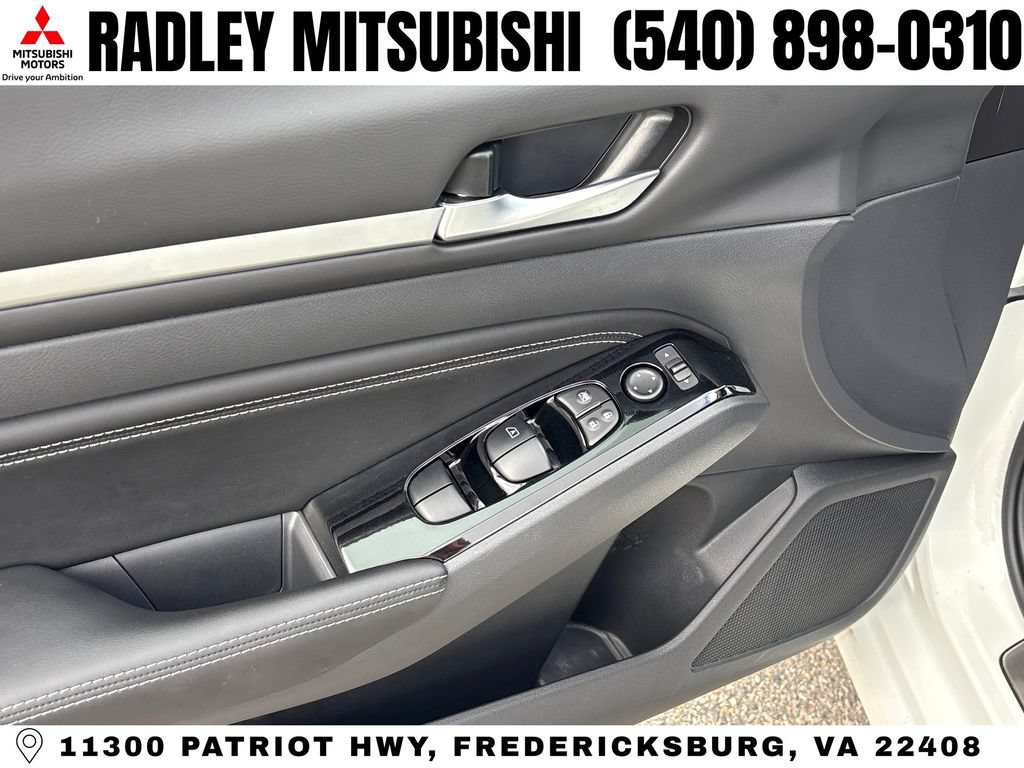 Used 2023 Nissan Altima 2.5 SL AWD/4WD image 5