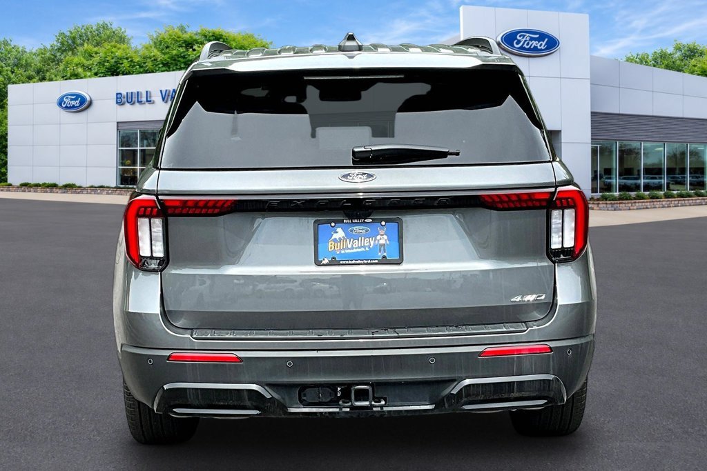 New 2026 Ford Explorer ST-Line w/ ST-Line Street Pack AWD/4WD image 4