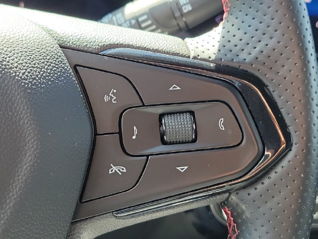 Used 2025 Chevrolet Trax RS FWD image 26