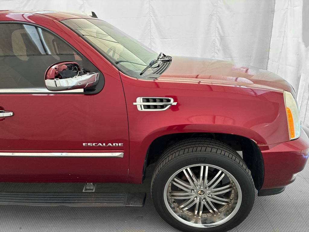Used 2010 Cadillac Escalade Premium AWD/4WD image 7
