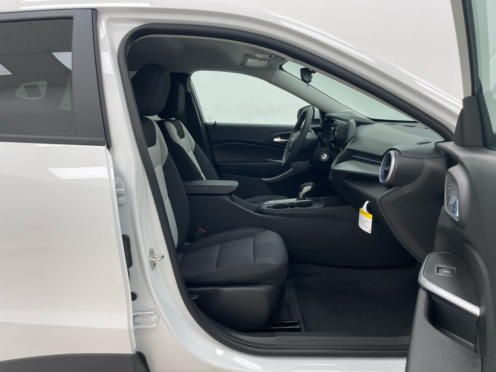 New 2026 Chevrolet Trax LS w/ LS Convenience Package FWD image 14