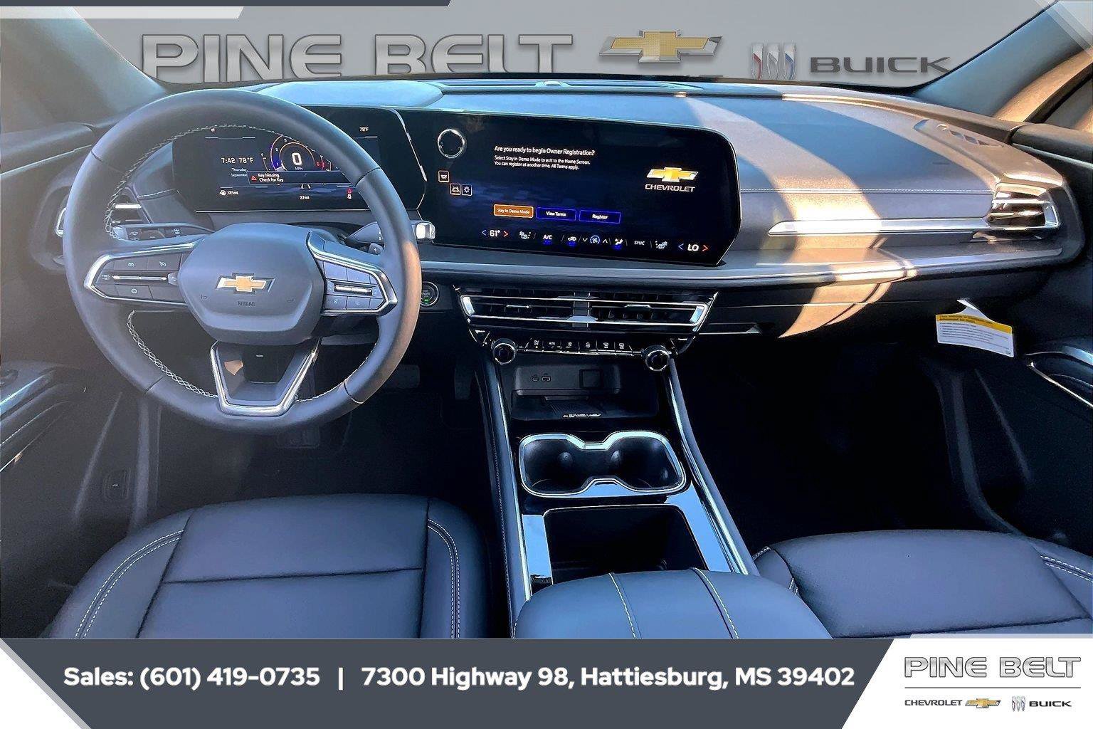 New 2027 Chevrolet Traverse LT FWD image 13