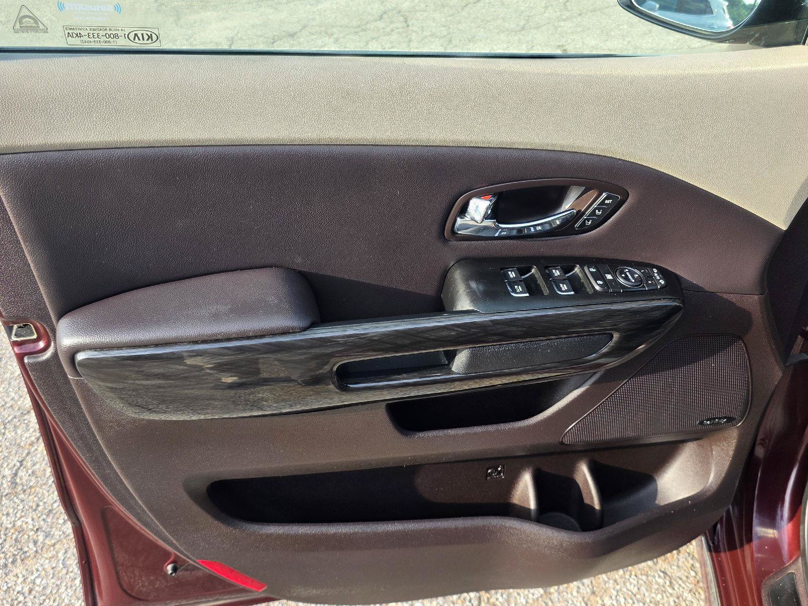 Used 2016 Kia Sedona SX Limited w/ Option Group 030 FWD image 36