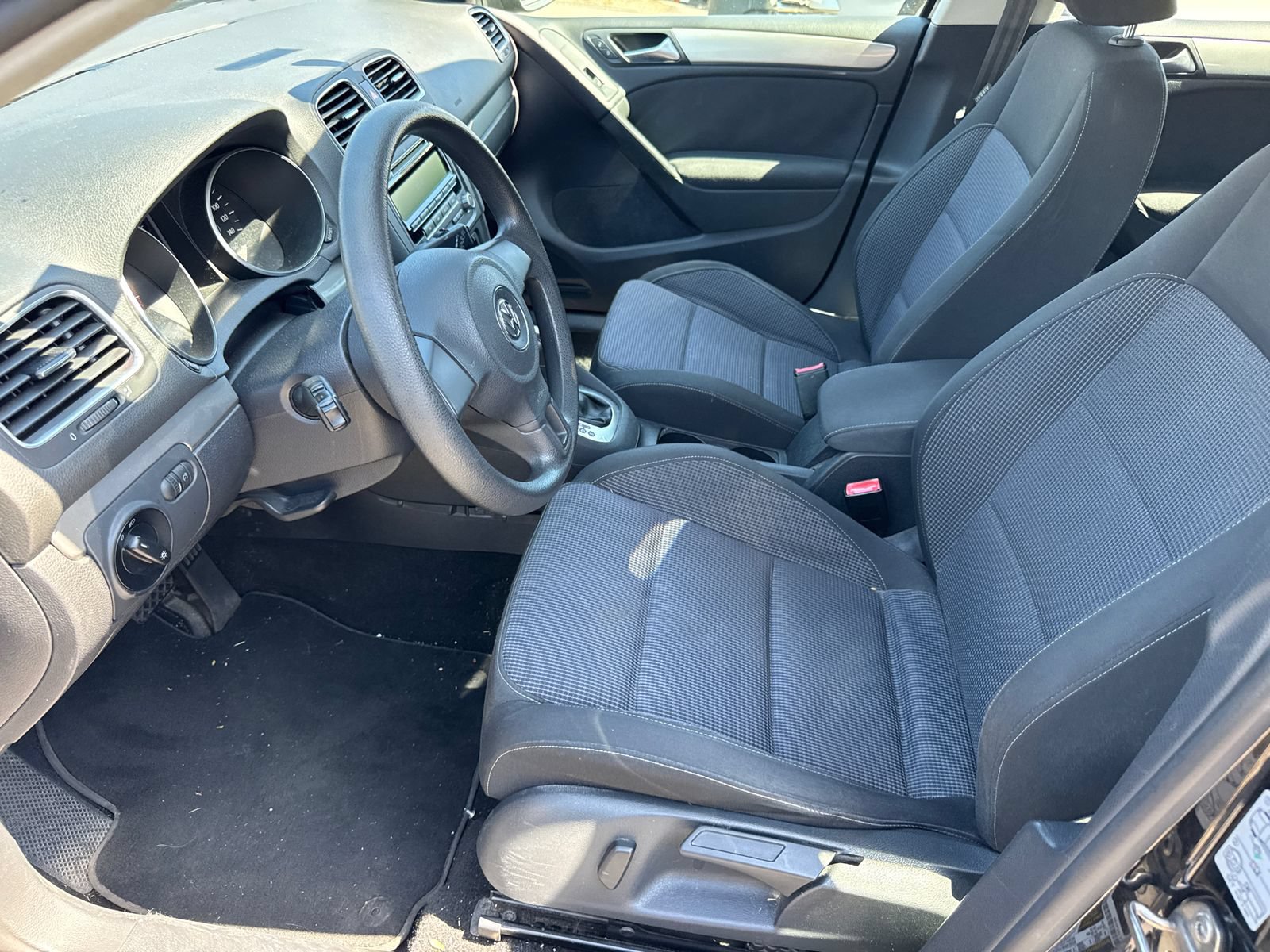 Used 2013 Volkswagen Golf 4-Door FWD image 15