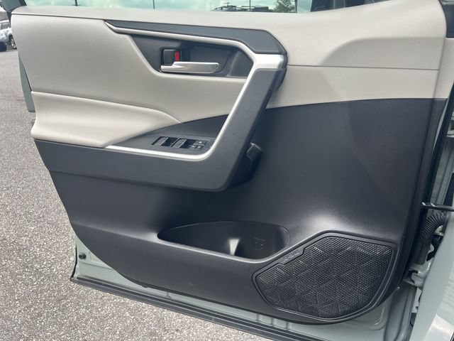 Used 2022 Toyota RAV4 XLE FWD image 30