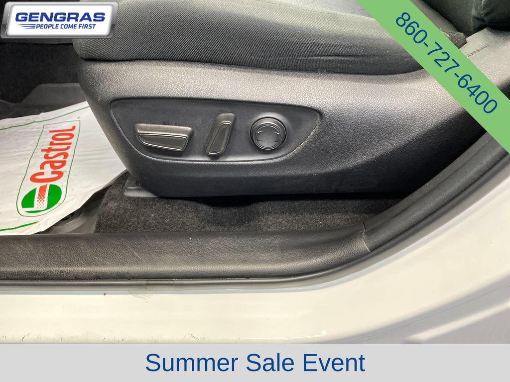 Used 2022 Toyota RAV4 XLE w/ Convenience Package AWD/4WD image 15