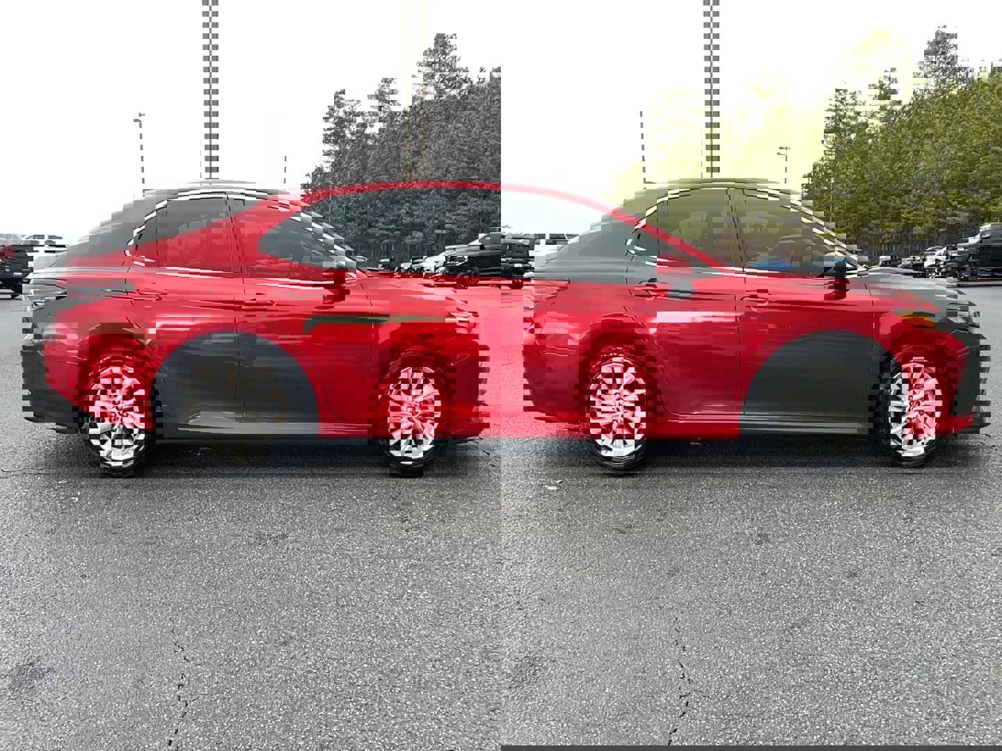 Used 2023 Toyota Camry LE image 4