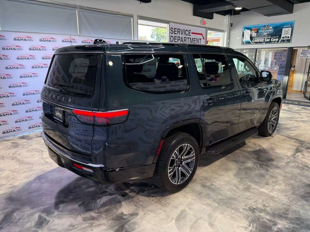 Used 2025 Jeep Wagoneer Series II AWD/4WD image 7