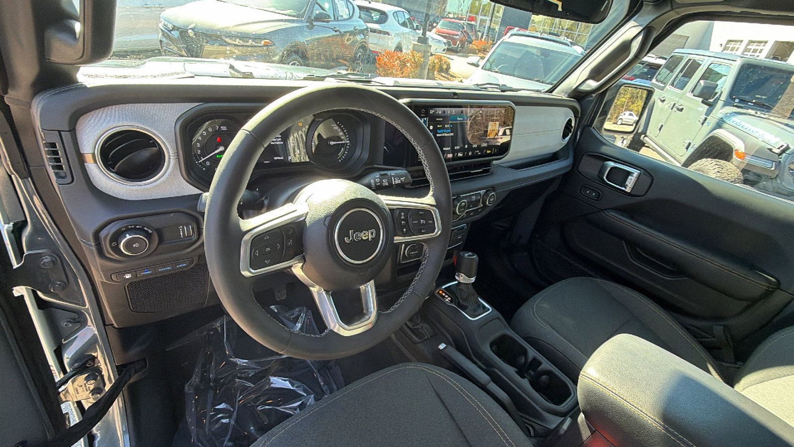 Used 2025 Jeep Wrangler Sahara w/ Safety Group image 24