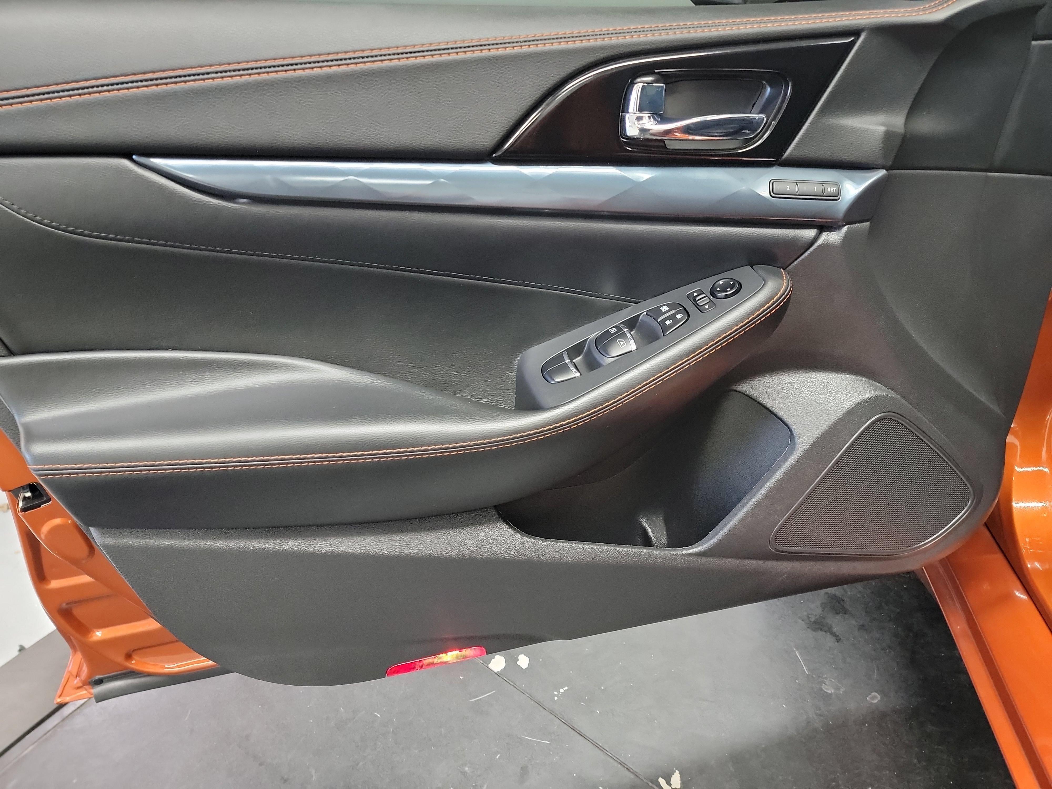 Used 2021 Nissan Maxima SR w/ Sport Mat Group FWD image 13