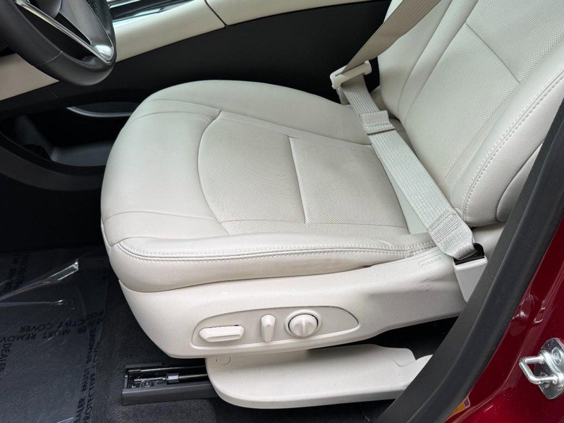 Used 2024 Buick Enclave Essence w/ Technology Package image 25