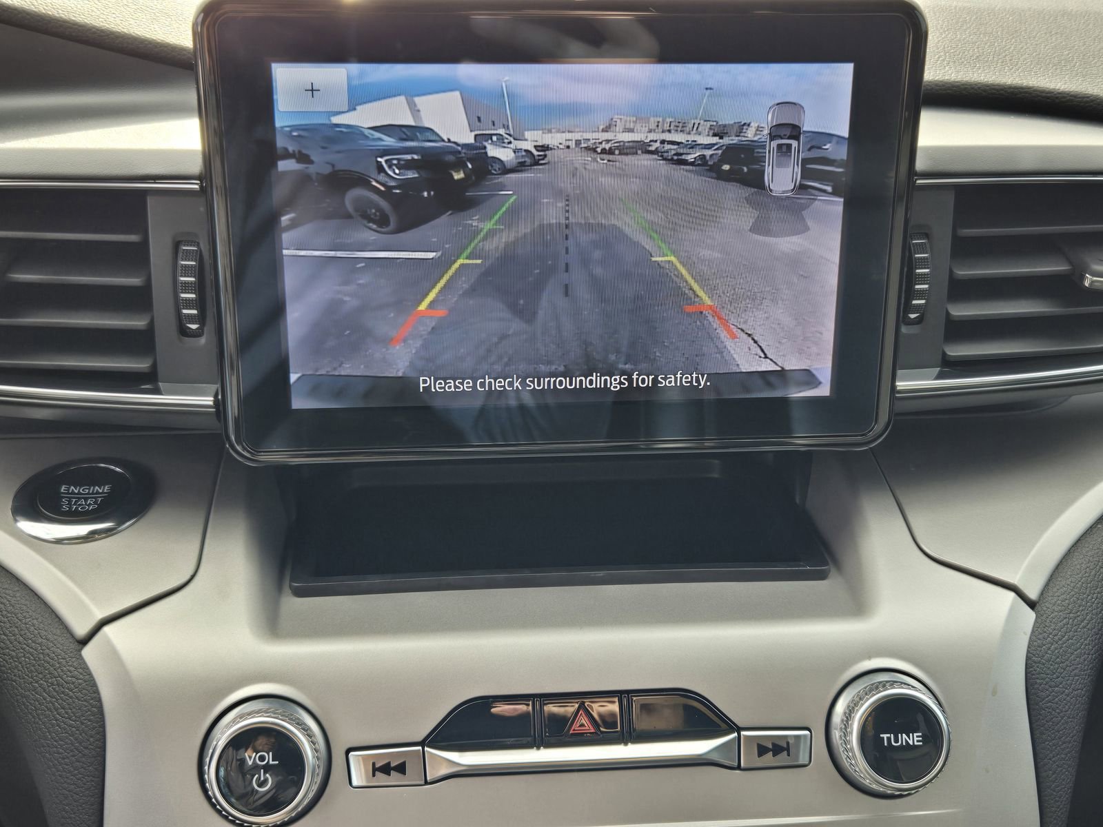 Used 2023 Ford Explorer XLT w/ Equipment Group 202A RWD image 15