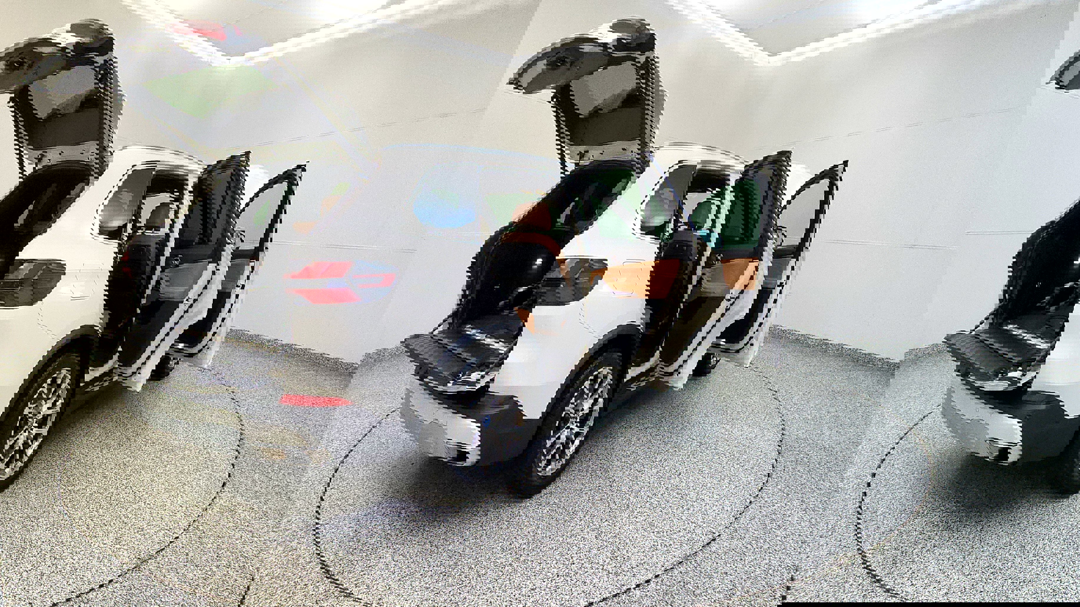 Used 2024 BMW X5 xDrive50e image 12