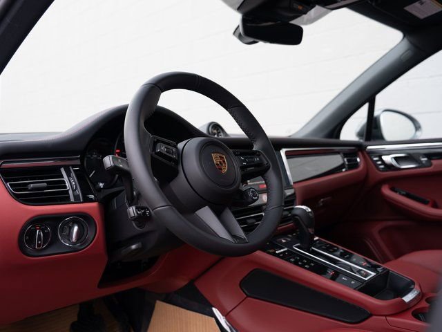New 2026 Porsche Macan Turbo image 4