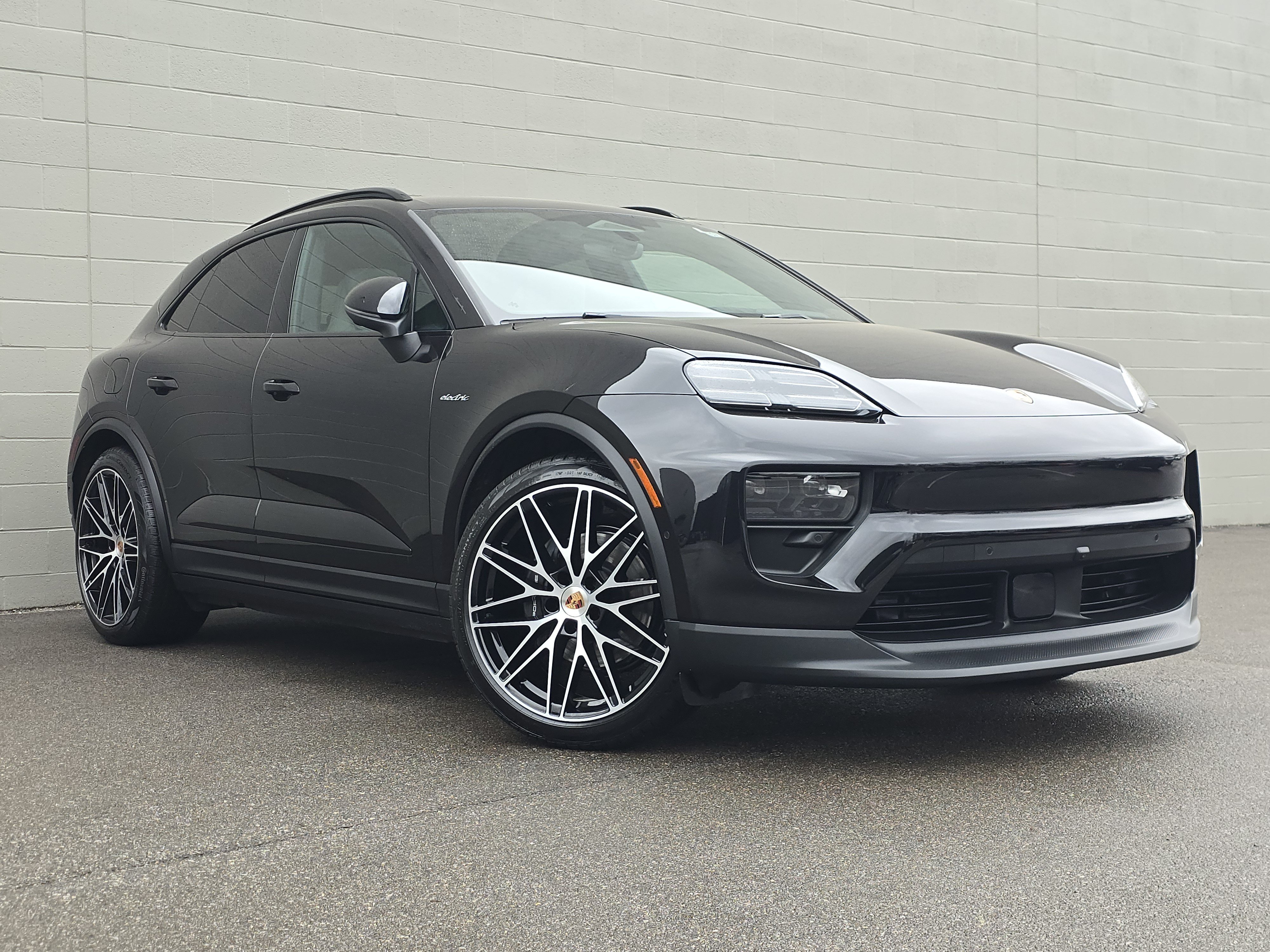 New 2026 Porsche Macan 4 Electric AWD/4WD image 7