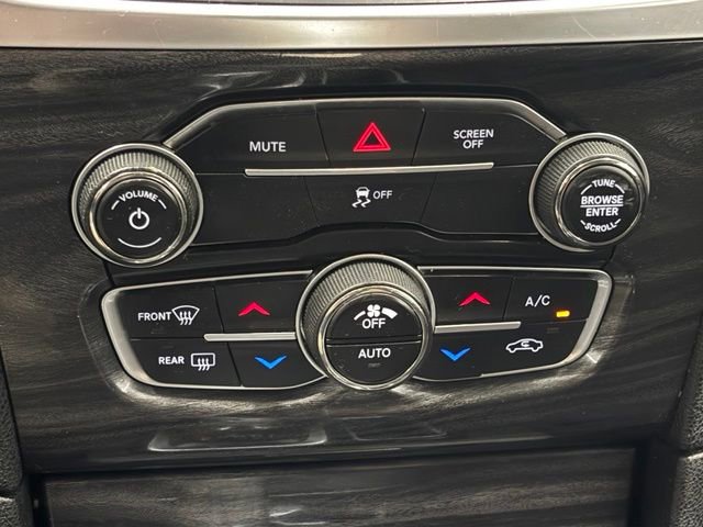 Used 2018 Chrysler 300 Touring w/ Chrome Appearance Package RWD image 22