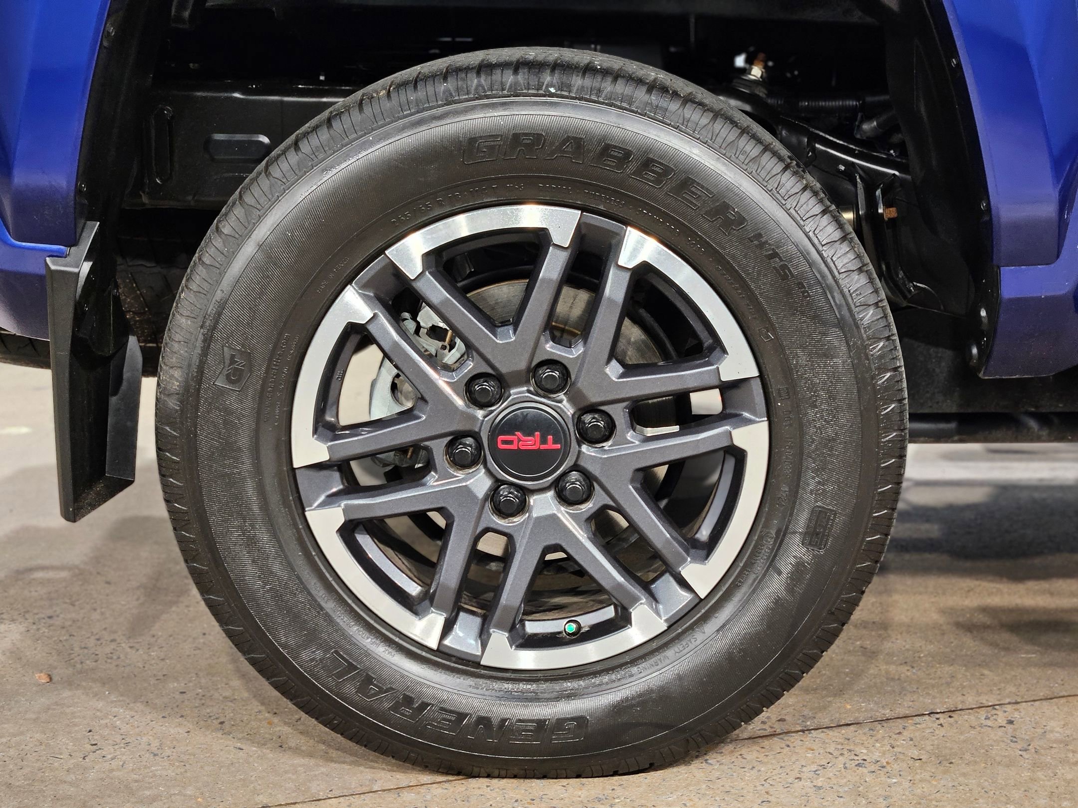 Used 2024 Toyota Tacoma TRD Sport image 17