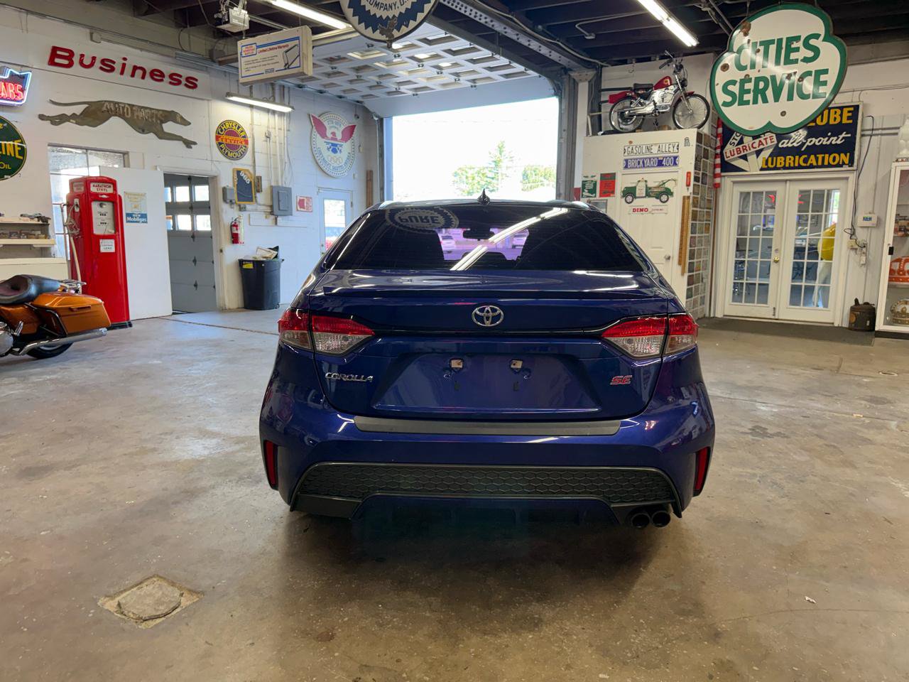 Used 2021 Toyota Corolla SE FWD image 3