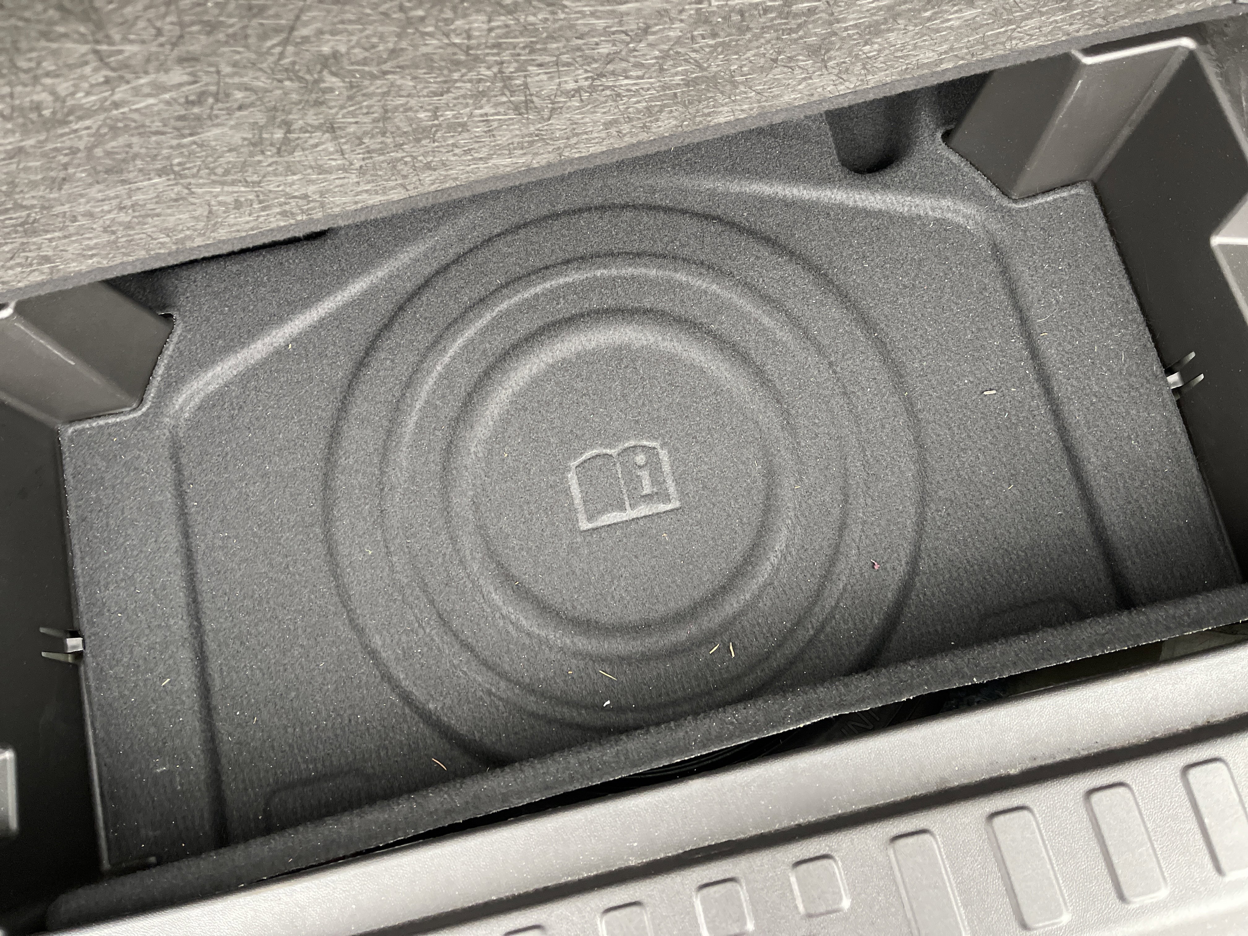 Used 2024 GMC Terrain SLT w/ Infotainment Package II image 45