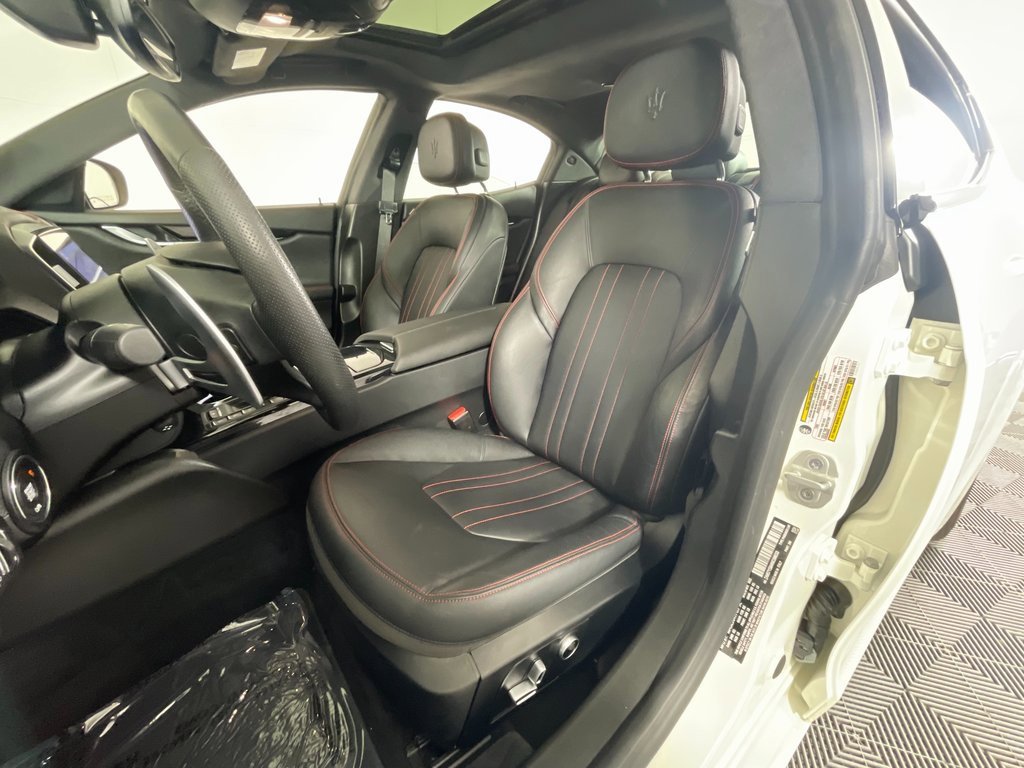 Used 2022 Maserati Ghibli Modena image 29
