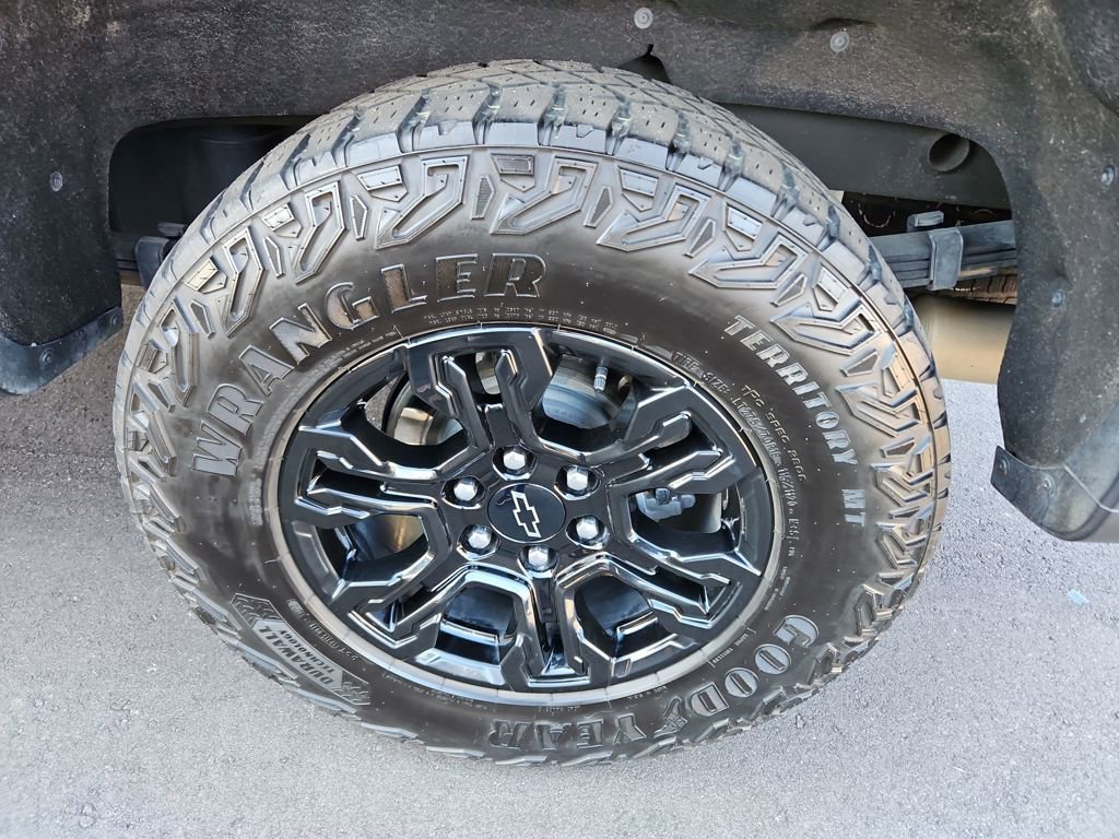 Used 2022 Chevrolet Silverado 1500 ZR2 w/ Technology Package image 36