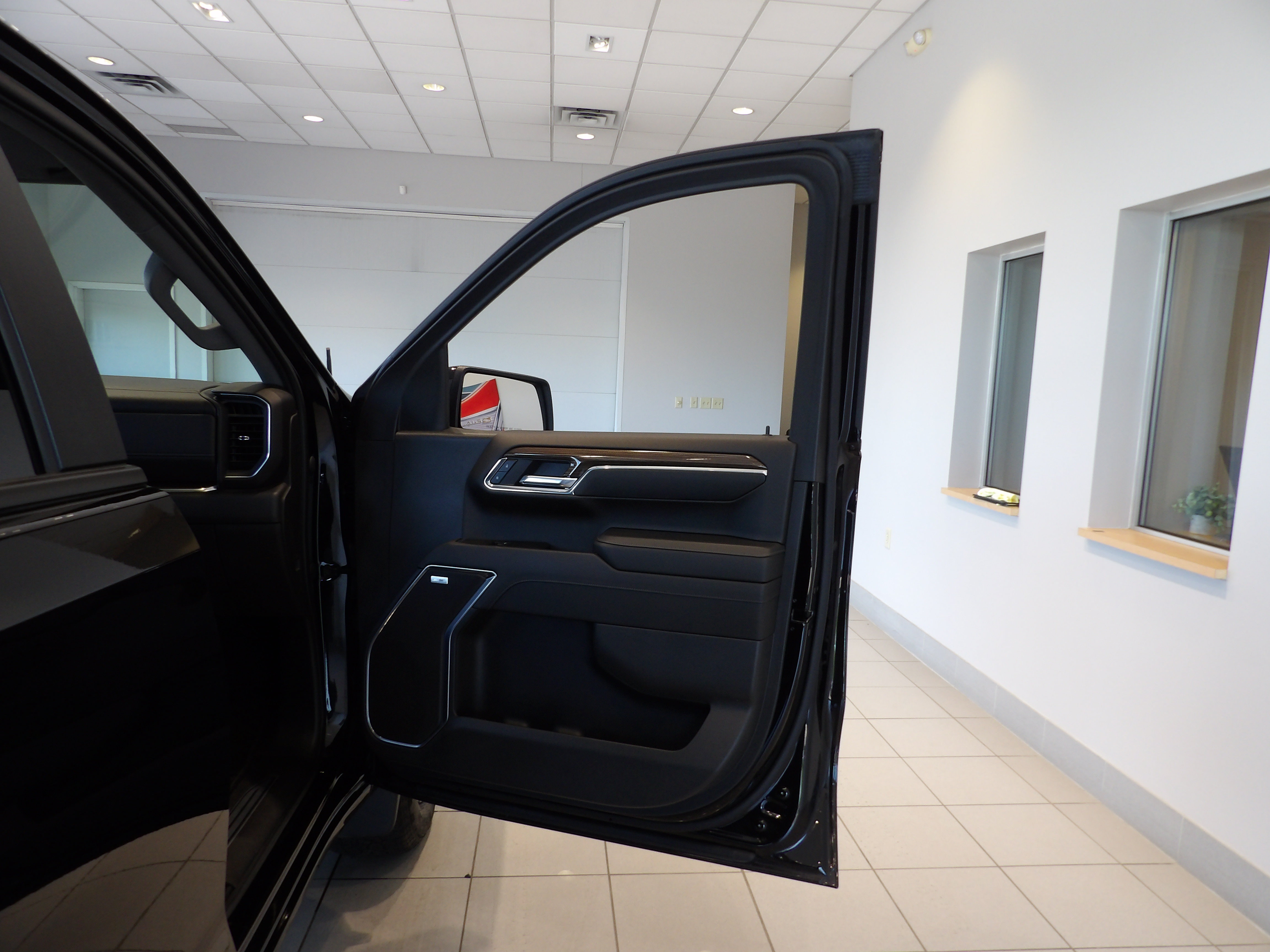 Used 2023 Chevrolet Silverado 1500 RST w/ Convenience Package II AWD/4WD image 22