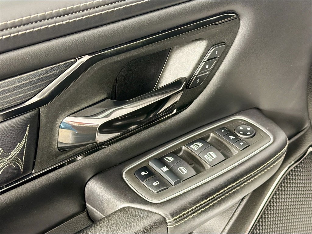 Used 2022 RAM 1500 Limited w/ Body-Colour Bumper Group image 17