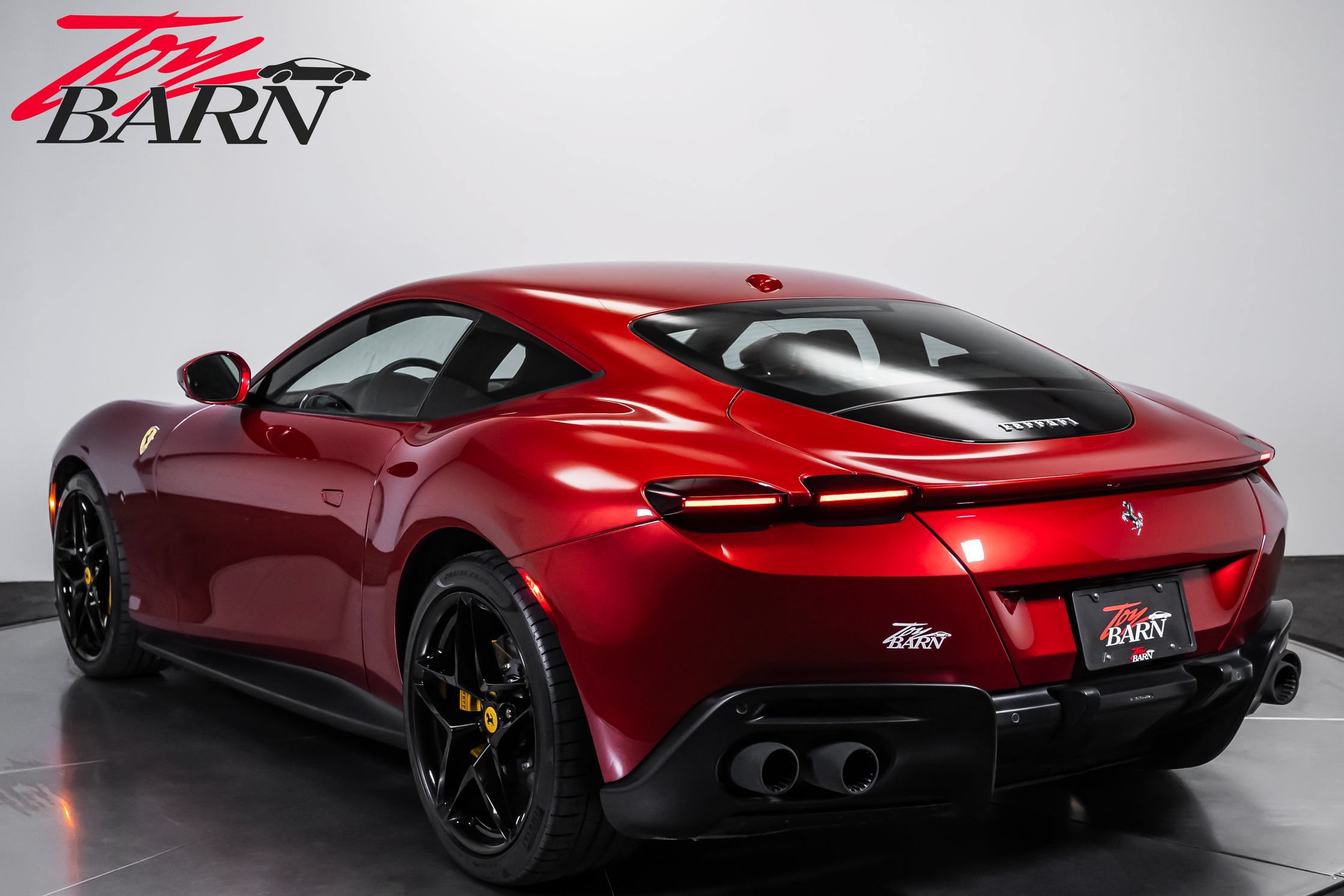 Used 2022 Ferrari Roma RWD image 3