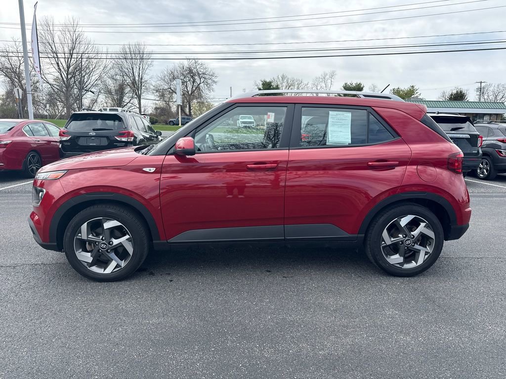 Used 2023 Hyundai Venue SEL FWD image 7