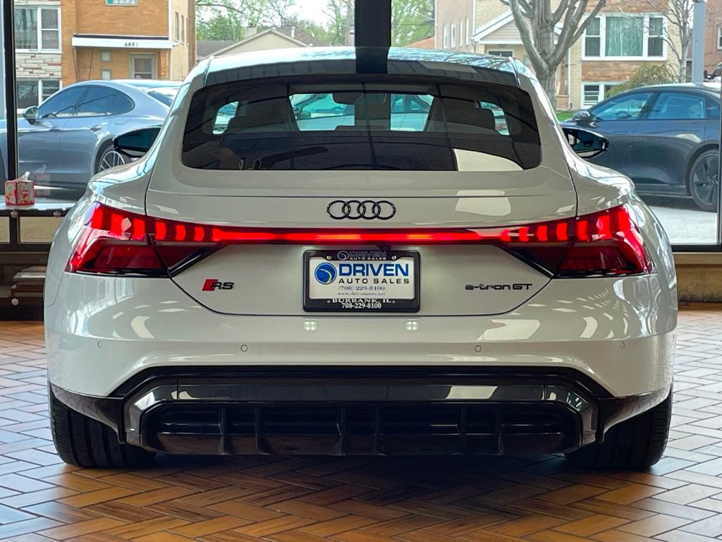 Used 2024 Audi RS e-tron GT w/ Carbon Performance Package AWD/4WD image 9