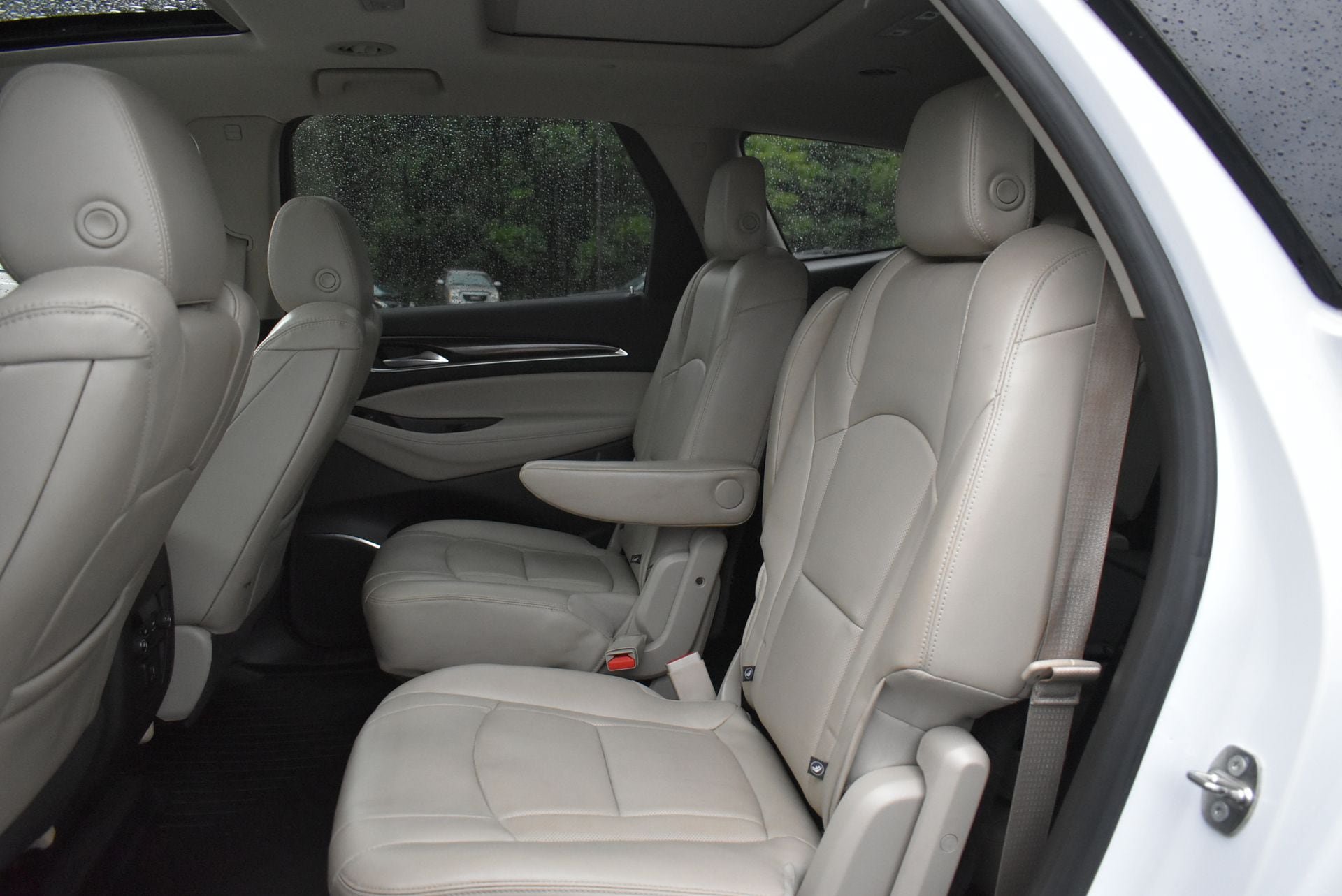 Used 2018 Buick Enclave Essence AWD/4WD image 16