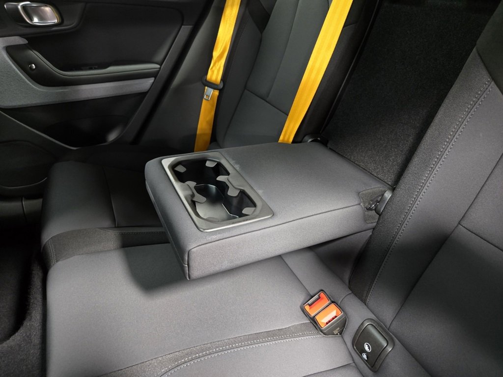 Used 2022 Polestar Polestar 2 w/ Performance Package image 31