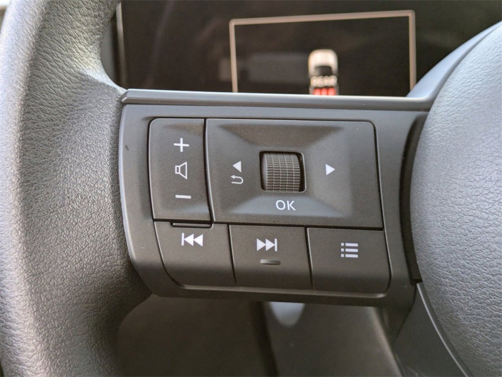 New 2025 Nissan Kicks SV w/ Charging Package image 30