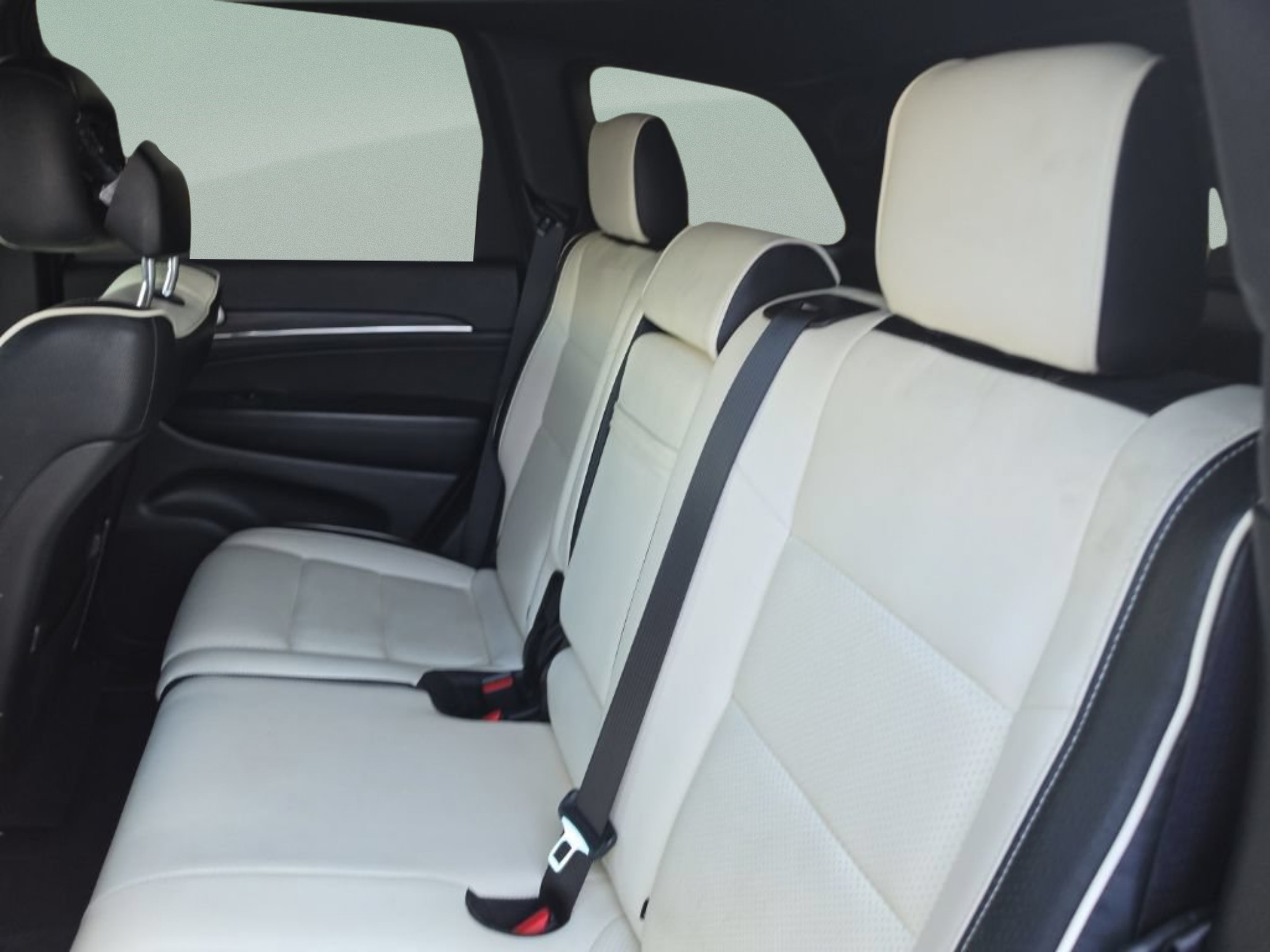 Used 2019 Jeep Grand Cherokee Limited w/ Luxury Group II RWD image 24