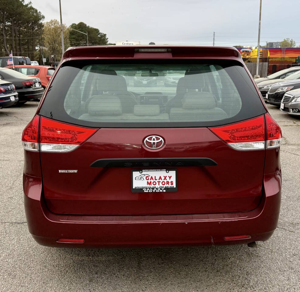 Used 2014 Toyota Sienna L image 7