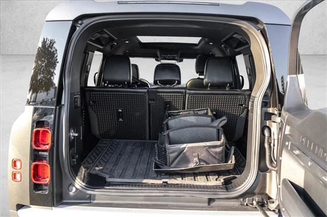 Used 2024 Land Rover Defender 110 S image 22