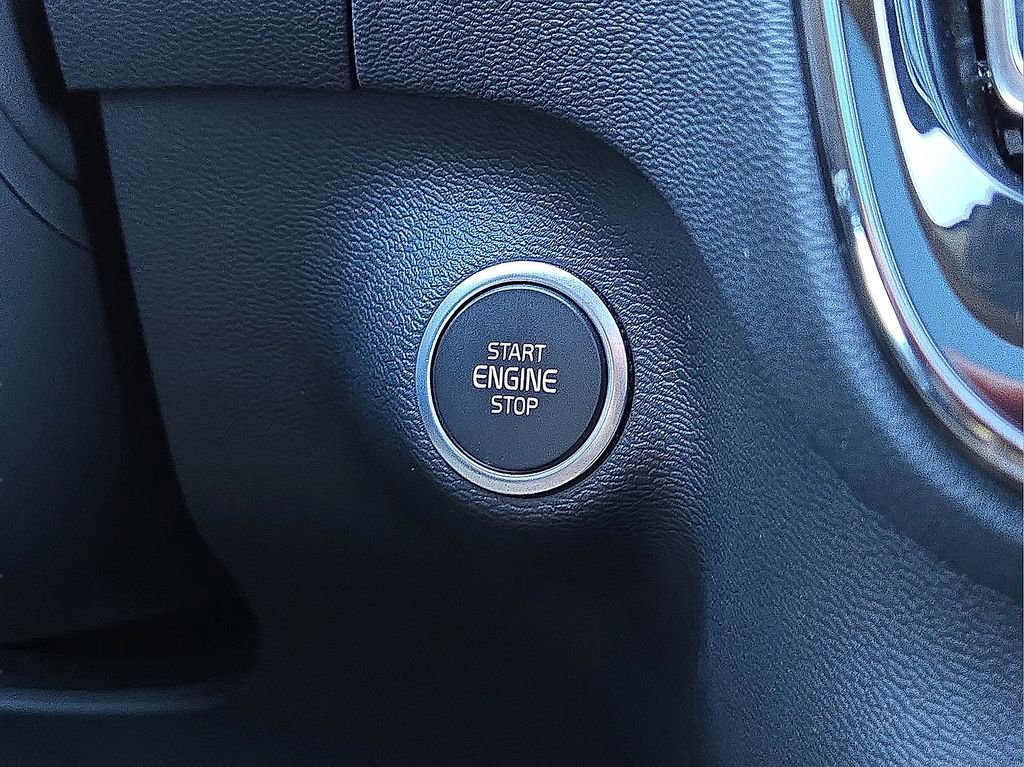 Certified 2023 Volvo XC40 B5 Plus w/ Driver Assist Package image 33