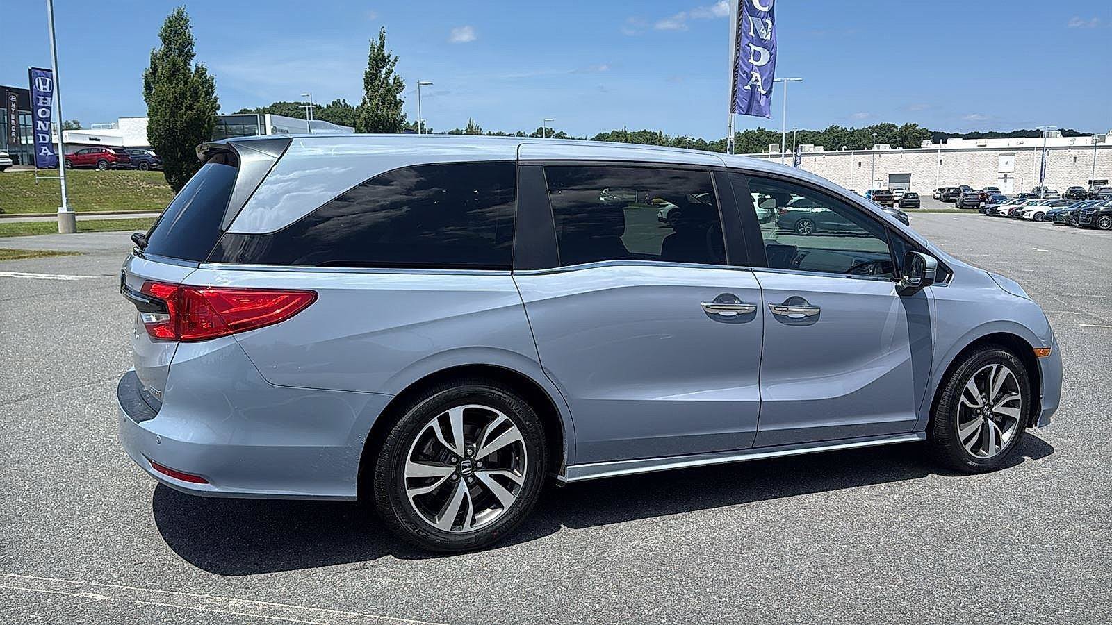 Used 2023 Honda Odyssey Touring image 5